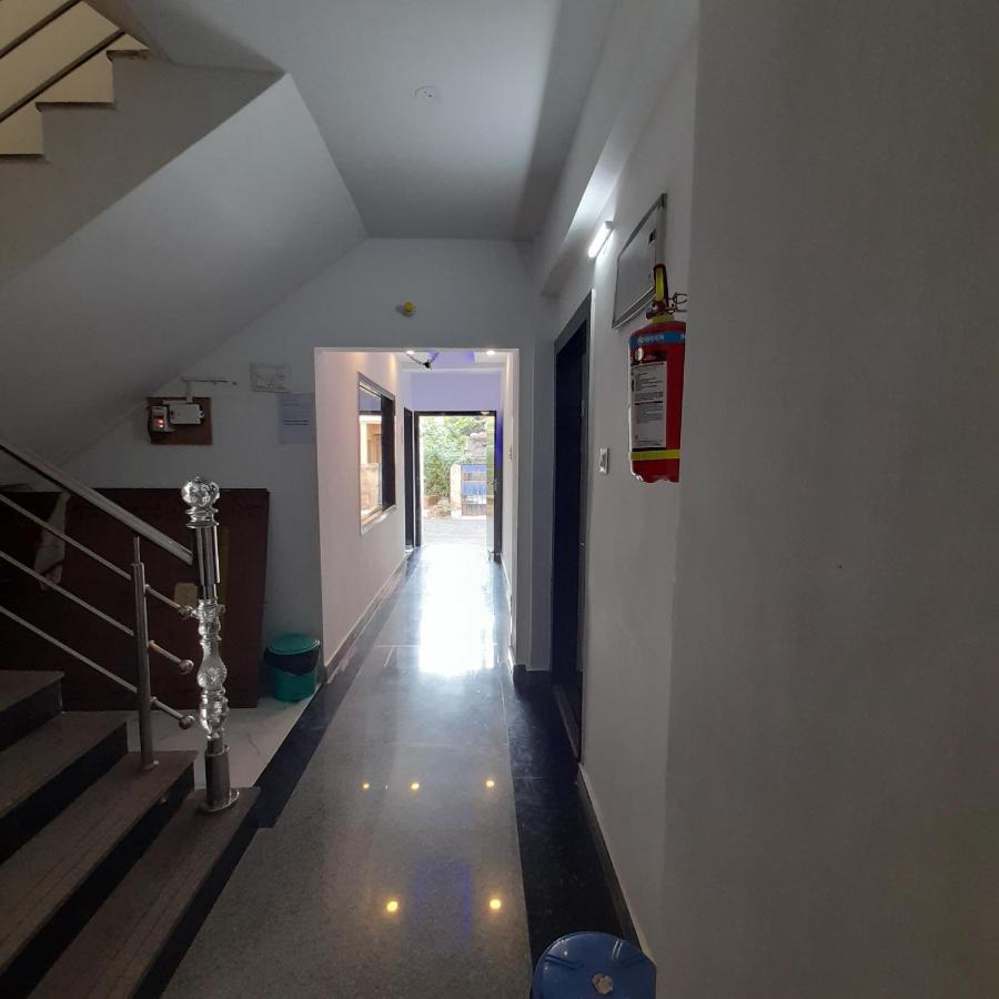 Garden Guest House Near Rene Tower Ruby General Hospital Calcuta Exterior foto